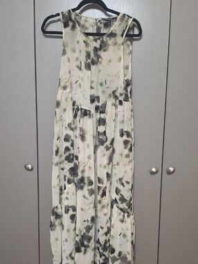 Simply Vera Wang Sleeveless See Through Maxi Dress in White, Gray and Green